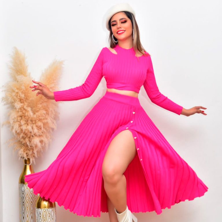 CONJUNTO DE PUNTO FALDA PLISADA