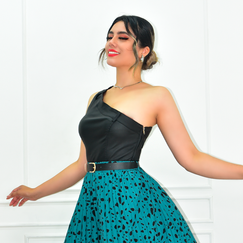 BLUSA ONE SHOULDER TRABILLAS