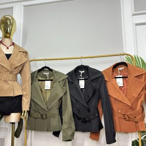 GABARDINA CORTA CON CINTURON