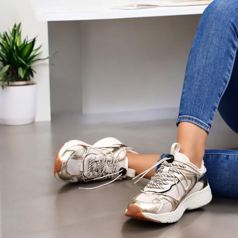 TENIS DEPORTIVO CON AJUSTADOR
