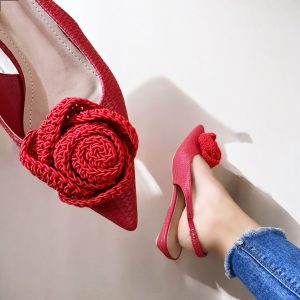 SLINGSBACKS CON DETALLE DE ROSA