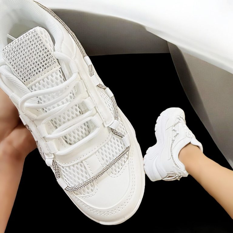 TENIS TIPO CHUNKY CON CINTA DECORATIVA