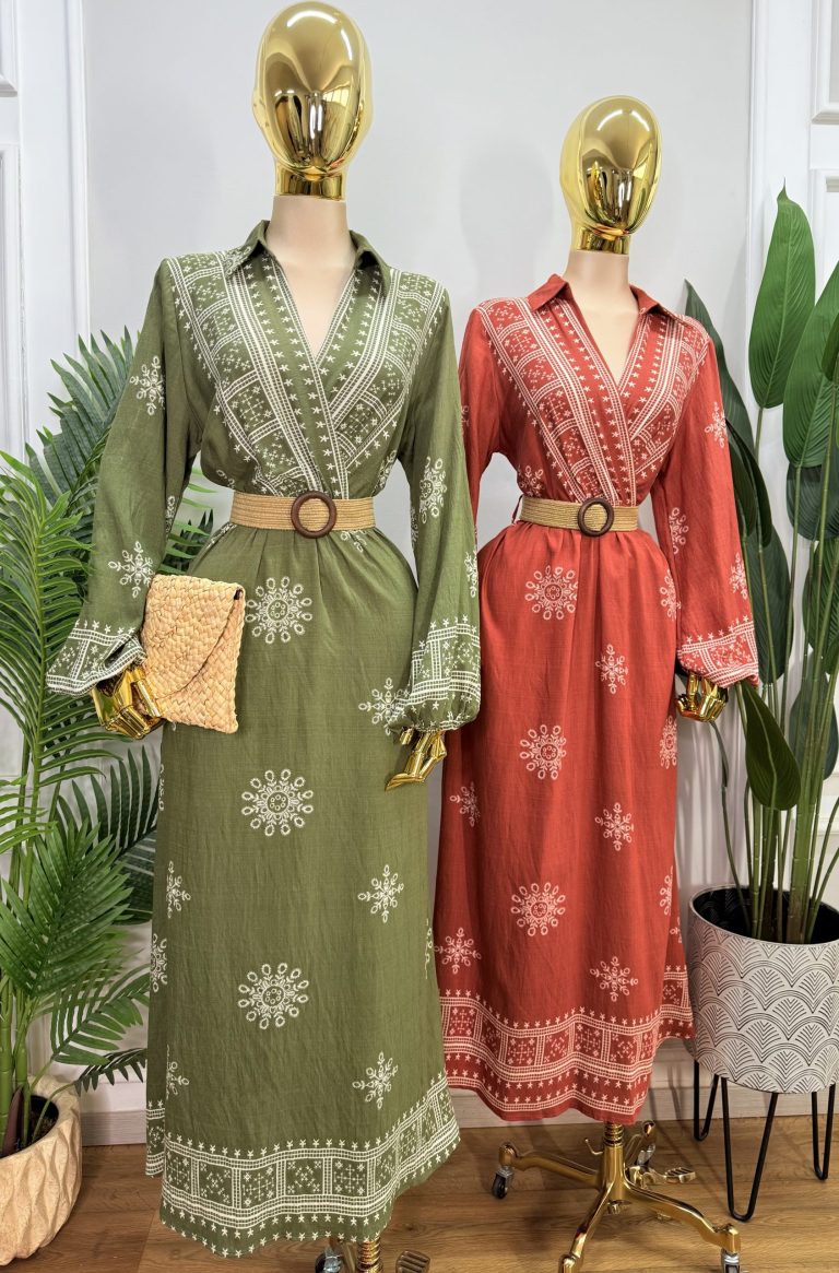 VESTIDO LARGO CON ESTAMPADO ARTESANAL Y CINTURÓN