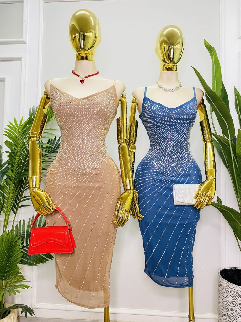 VESTIDO MIDI CON BRILLOS