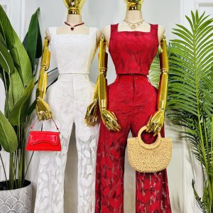 CONJUNTO ELEGANTE DE ENCAJE