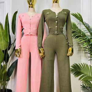 CONJUNTO ACANALADO BOTONES