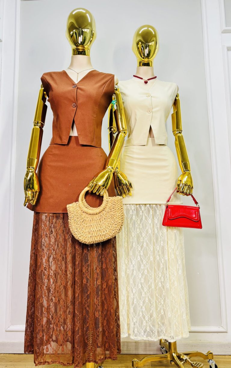 CONJUNTO CHALECO Y FALDA ENCAJE