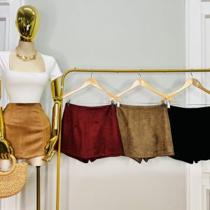 FALDA SHORT DE GAMUZA