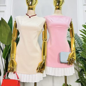 VESTIDO CON DETALLE PLISADO