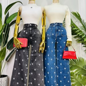 JEANS BORDADO FLORAL