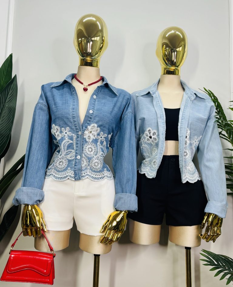 CAMISA DENIM DETALLES FLORES BORDADOS