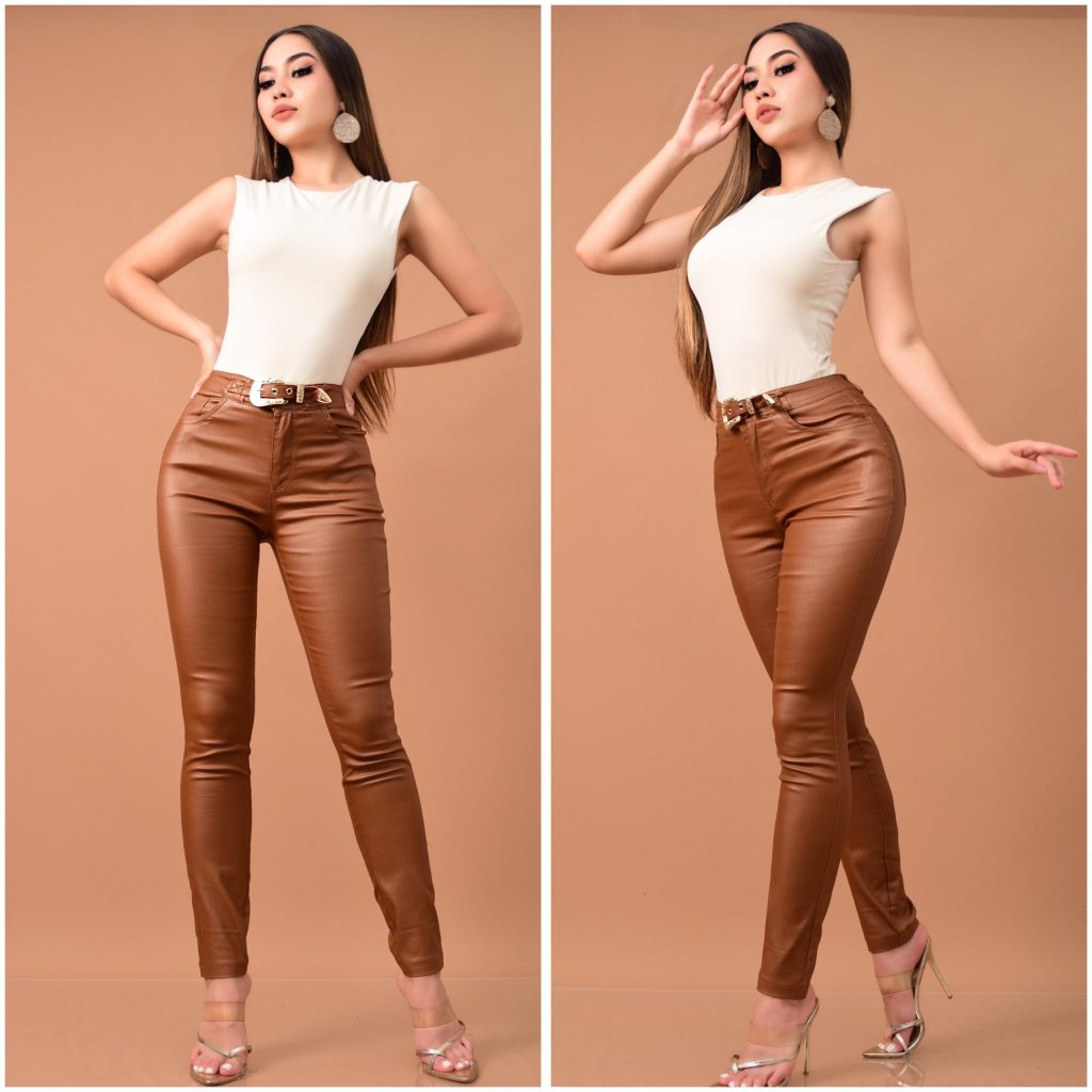 PANTALON VINIPIEL HEBILLA DORADA