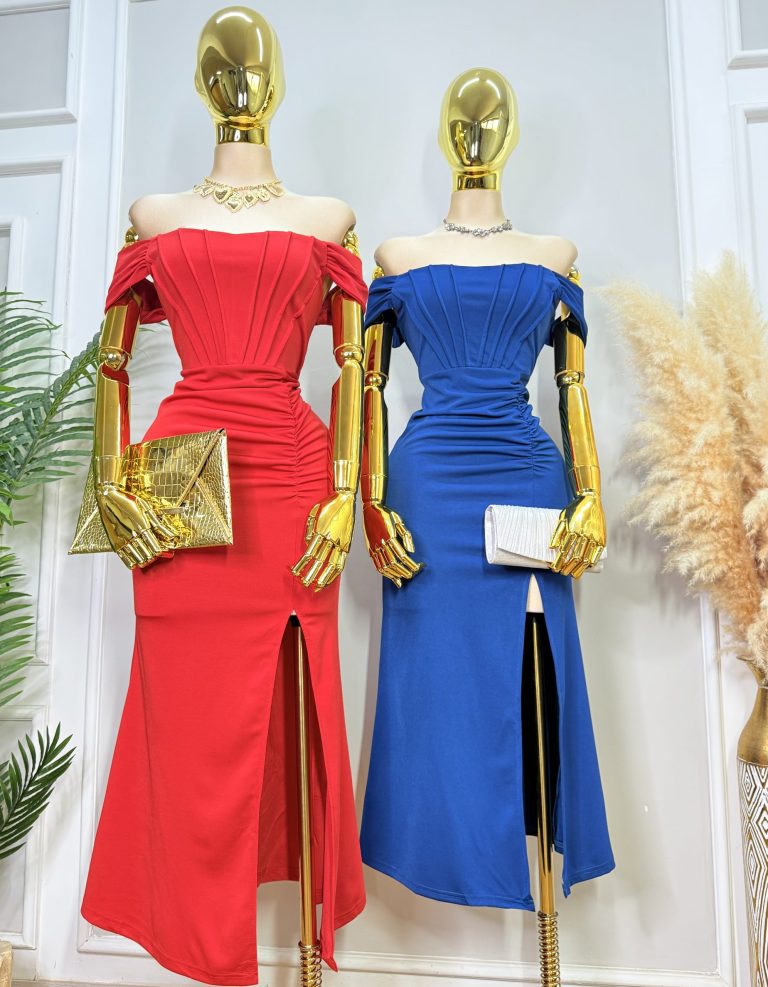 VESTIDO CON DETALLE FRUNCIDO