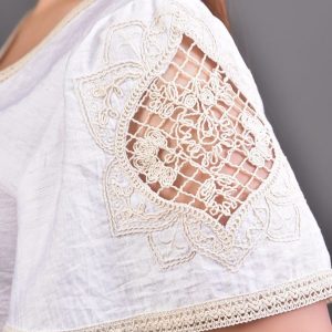 BLUSA MANGAS BORDADAS