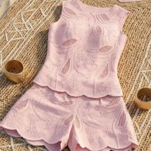 CONJUNTO SHORT CON DETALLES BORDADOS
