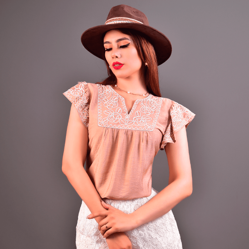 BLUSA MARIPOSA CON BORDADOS
