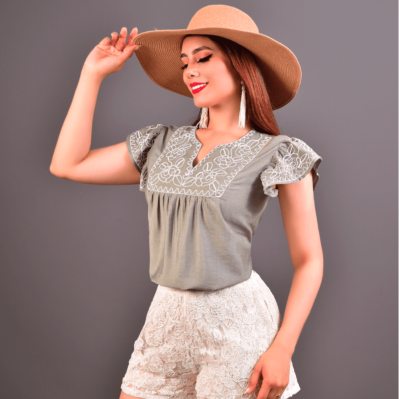 BLUSA MARIPOSA CON BORDADOS