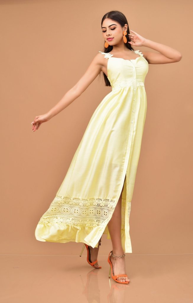 MAXIVESTIDO ESTILO BOHO CHIC CON BOTONES