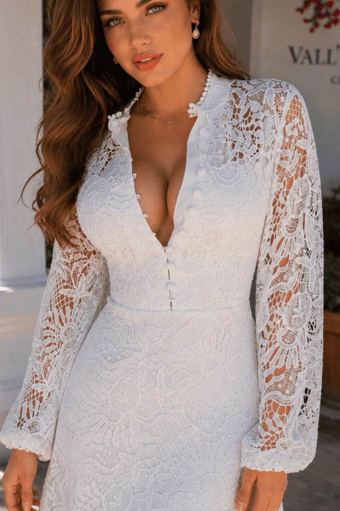 VESTIDO CORTO DE GUIPUR