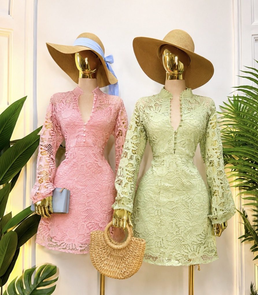 VESTIDO CORTO DE GUIPUR