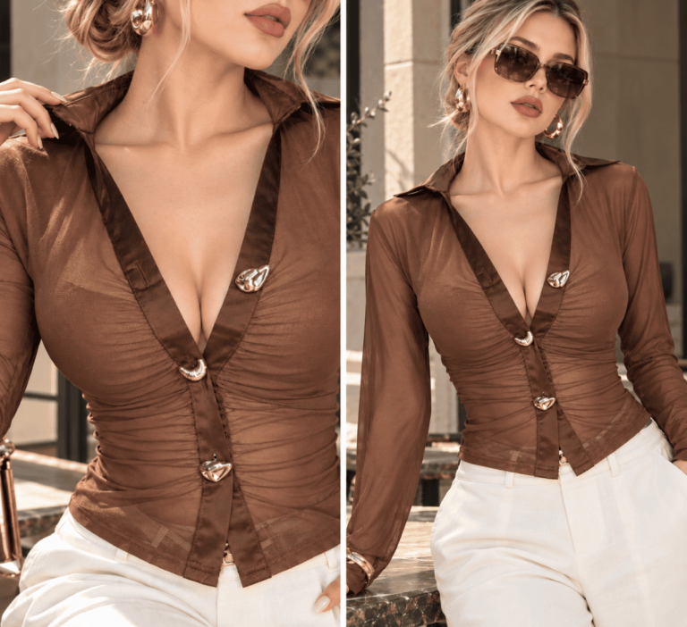 BLUSA SEMITRASPARENTE CON BOTONES DORADOS