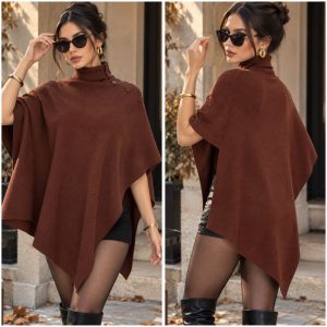 PONCHO DE CUELLO ALTO CON BOTONES
